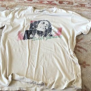 Bob Marley t-shirt
